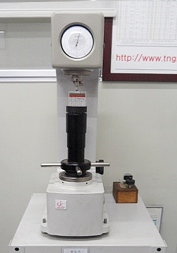 Rockwell Hardness Tester image